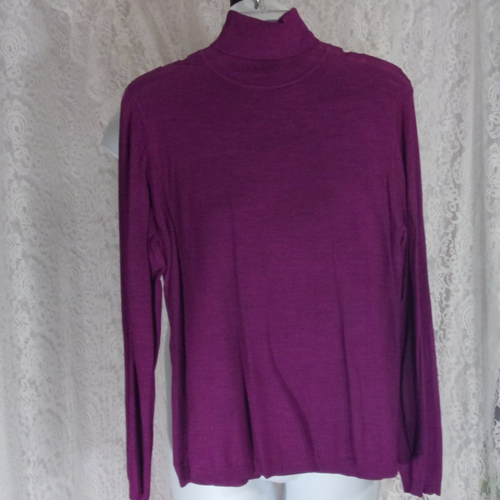Joan Leslie Raspberry Knit Turtleneck Sweater NWOT Size L